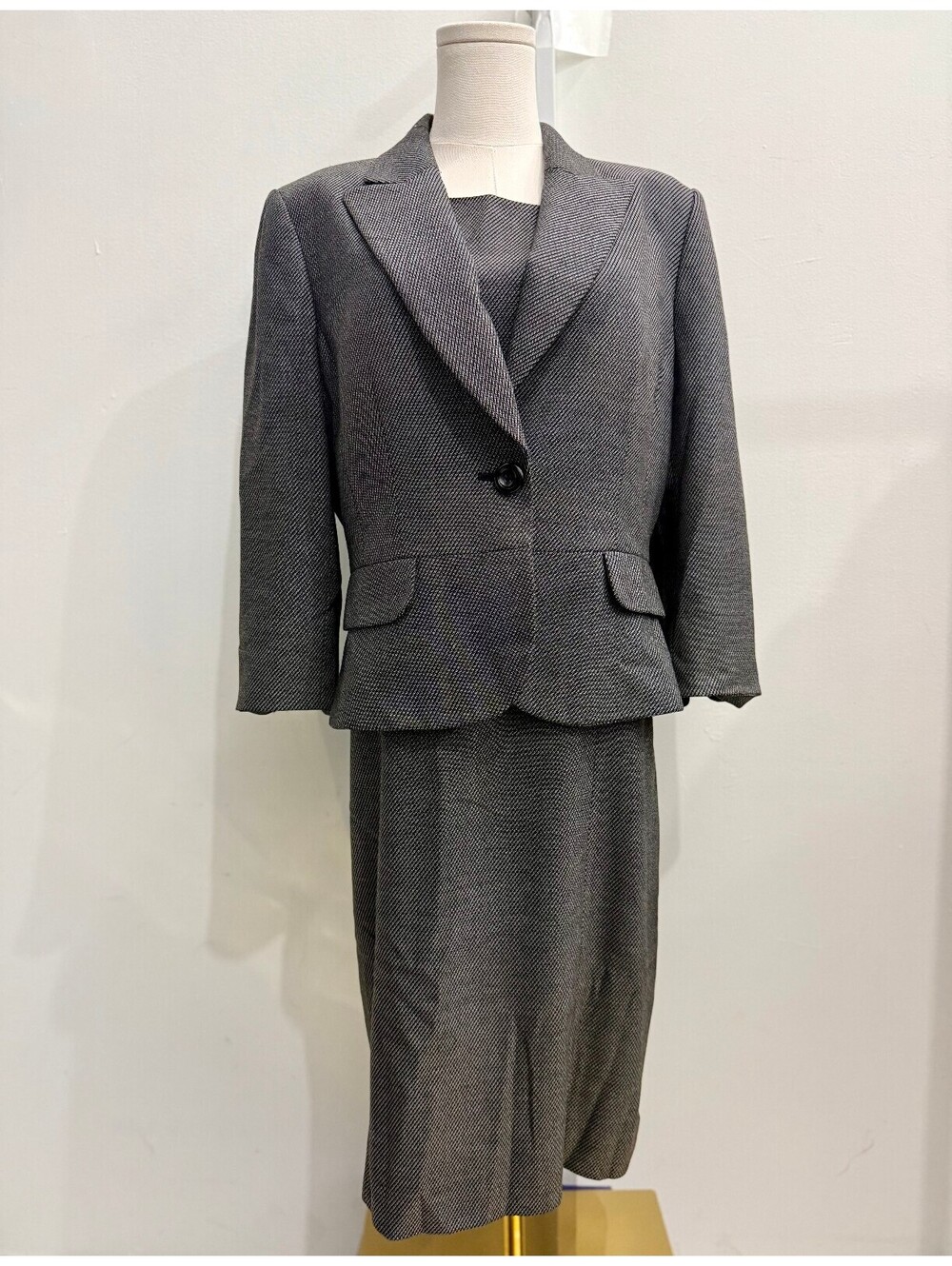 Vintage Tahari ASL for Bloomingdales Two-Piece Gray Sheath Dress Blazer Suit